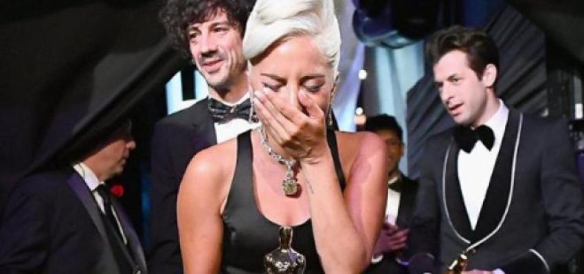Lady Gaga vince l'Oscar con Shallow