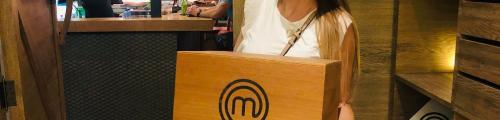 La English Coach italiana Monica Perna a MasterChef per scoprire gli ingredienti della Mystery Box
