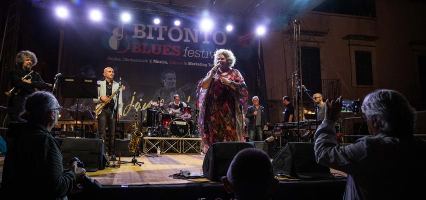 Linda Valori, Scheol Dilu Miller, Grace Quaranta: le donne portano in alto il Bitonto Blues Festival