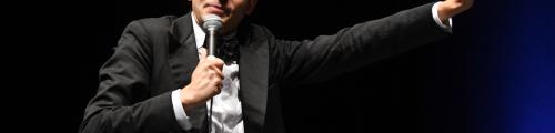 '1 e 95'. Domenica, al 'Traetta', un'ora di stand-up comedy con il comico più alto d'Italia Giuseppe Scoditti