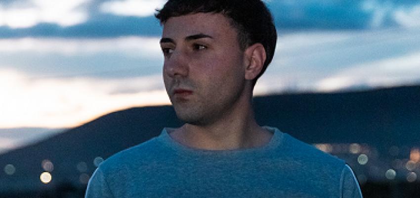 Filippo Granatiero torna con un nuovo progetto musicale cantautorale e lancia il singolo 'Credere'