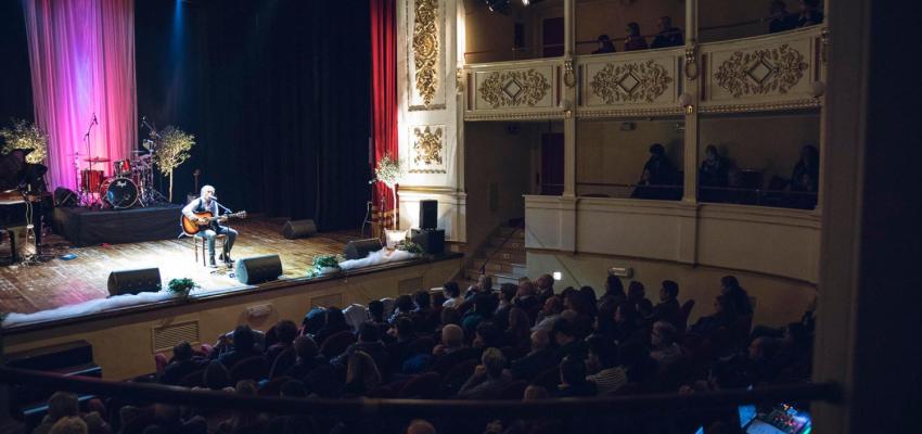 La canzone d’autore torna sul palco del Traetta di Bitonto con 'Cantautori Bitontosuite'